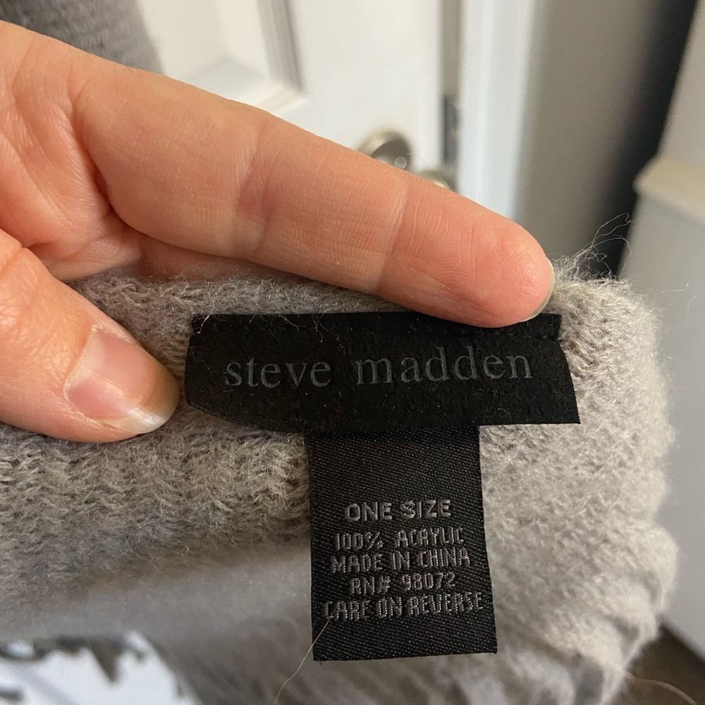 Scarf - Picture 2 of 2